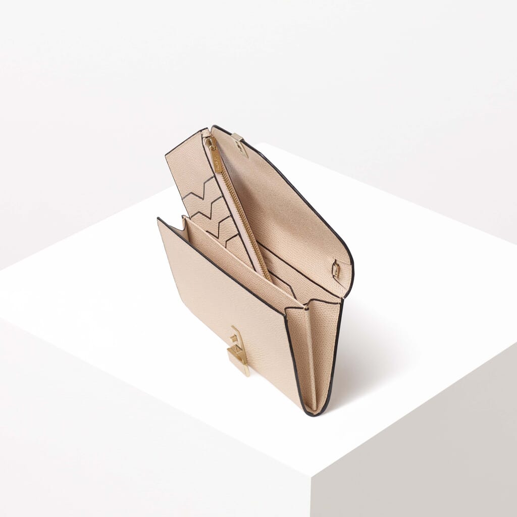 CONTINENTAL WALLET 6CC 4CC REMOVABLE WITH CHAIN ISIDE CALF LEATHER VS LIGHT GOLD,PC,gallery image number 2